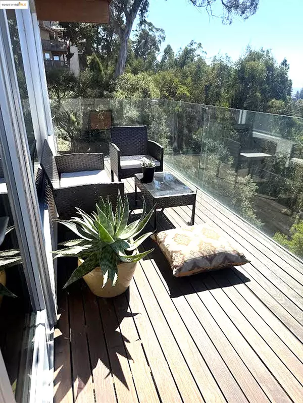 Oakland, CA 94611-2719,5741 Scarborough