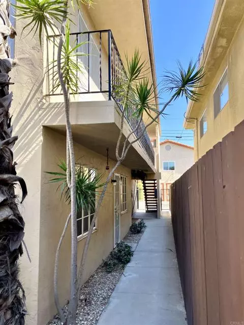 San Diego, CA 92104,3979 Illinois #1