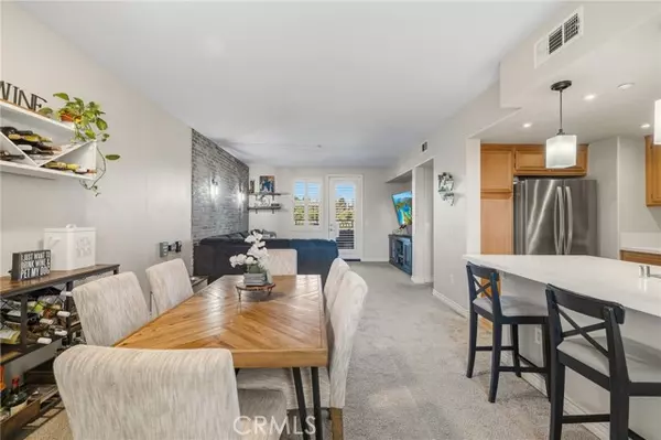 Camarillo, CA 93012,209 Riverdale CT 560