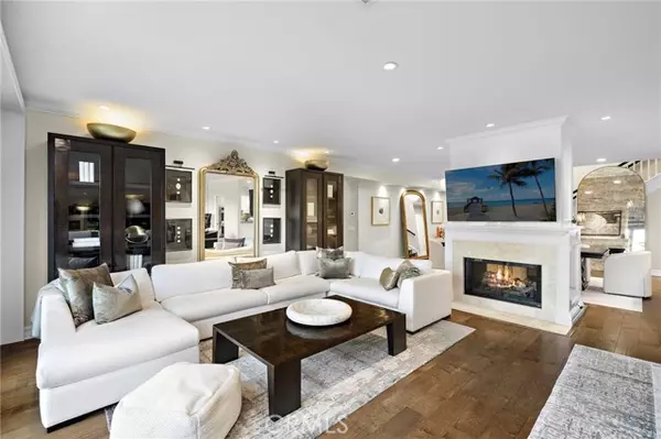 Newport Beach, CA 92660,18 Rue Grand Vallee