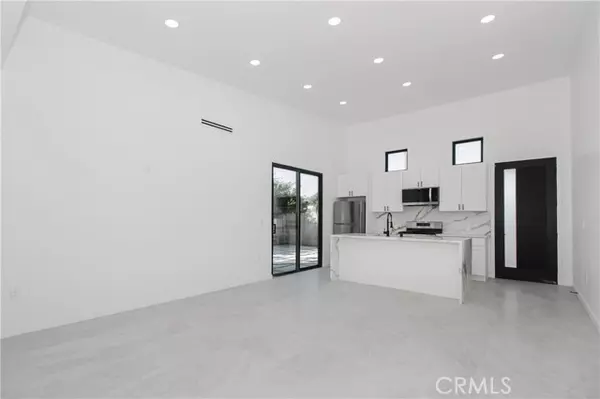 North Hills, CA 91343,16022 Napa