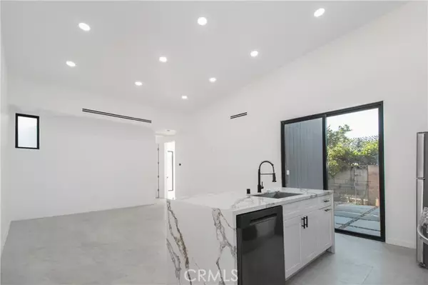 North Hills, CA 91343,16022 Napa