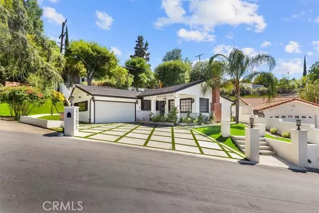 Woodland Hills, CA 91364,5201 Sale AVE