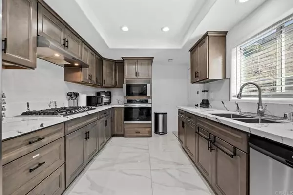 Escondido, CA 92027,112 Encanto DR