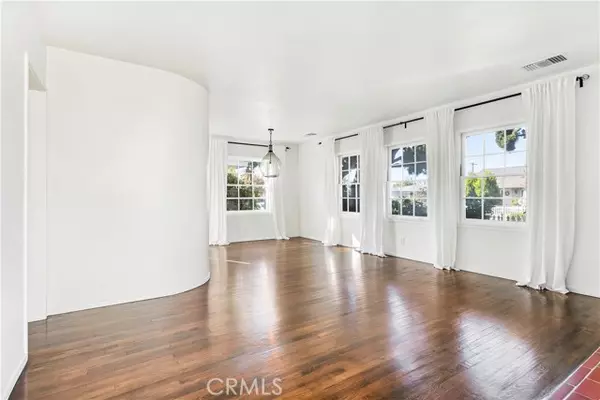 Costa Mesa, CA 92627,328 Broadway