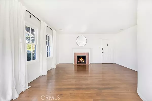 Costa Mesa, CA 92627,328 Broadway