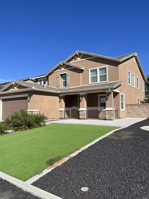 Murrieta, CA 92563,37052 WHISPERING HILLS DR