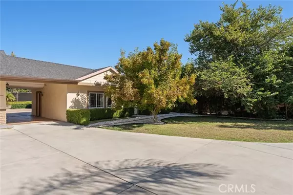 Woodland Hills, CA 91367,22639 Calvert ST F