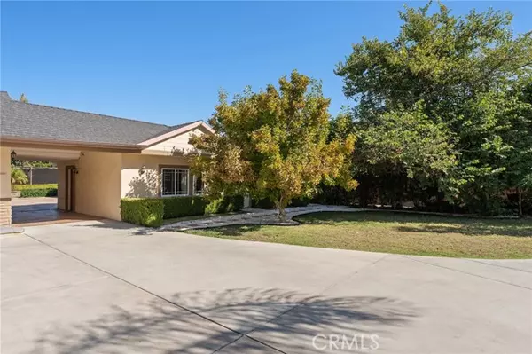 Woodland Hills, CA 91367,22639 Calvert ST F