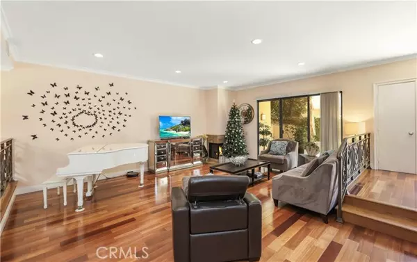 Los Angeles, CA 90067,2235 Century HL