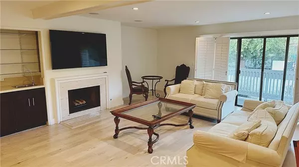 Los Angeles, CA 90035,1310 Roxbury DR 102