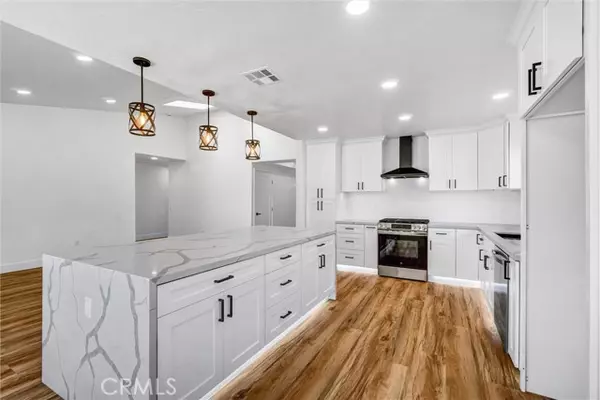 Huntington Beach, CA 92649,17472 Bellport CIR