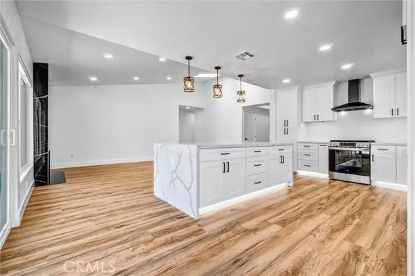 Huntington Beach, CA 92649,17472 Bellport CIR