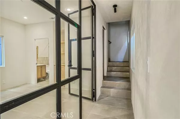 West Hollywood, CA 90046,817 N Orange Grove AVE 1/2