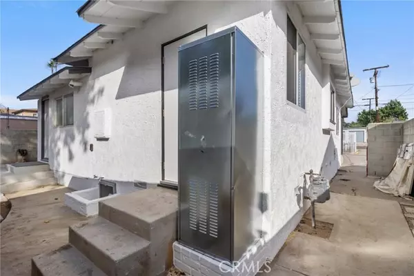 Panorama City, CA 91402,14724 Strathern st