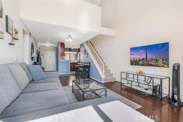 Woodland Hills, CA 91367,5565 Canoga AVE 309