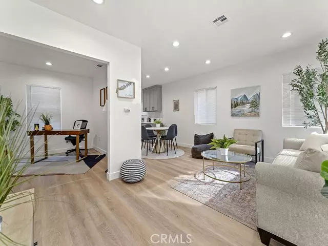 1411 W 7th ST, Santa Ana, CA 92703