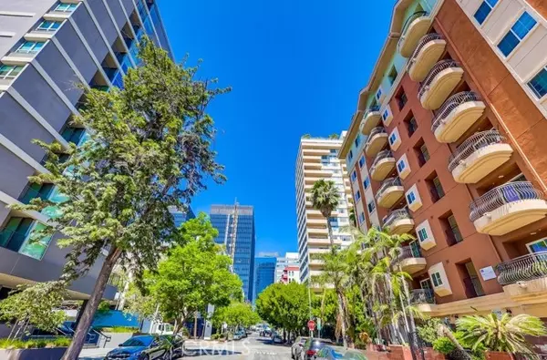 Los Angeles, CA 90005,700 S Ardmore AVE 204