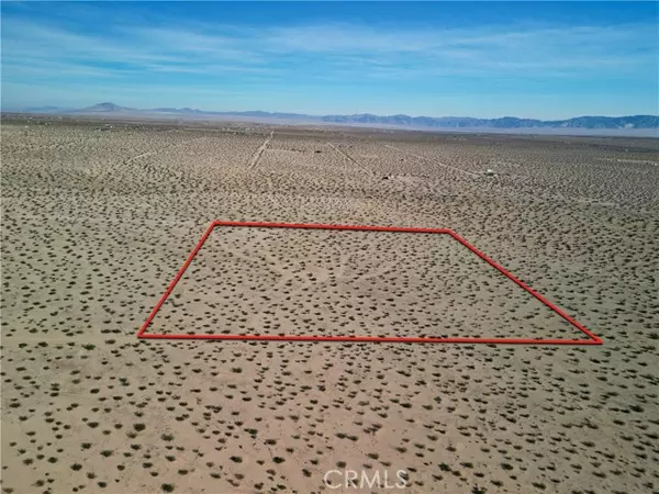 Joshua Tree, CA 92252,63305 Ranier RD