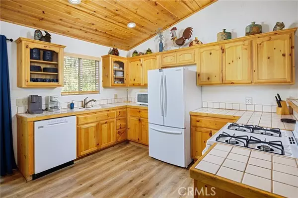 Big Bear City, CA 92314,517 Sugarloaf