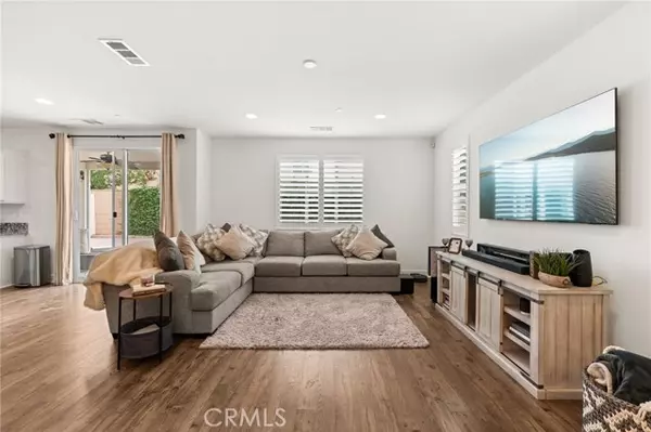 Eastvale, CA 92880,7056 Stratus