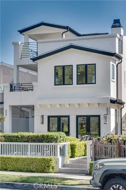 Corona Del Mar, CA 92625,608 Heliotrope