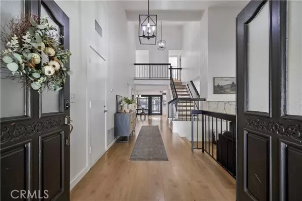 Valencia, CA 91355,25457 Via Macarena