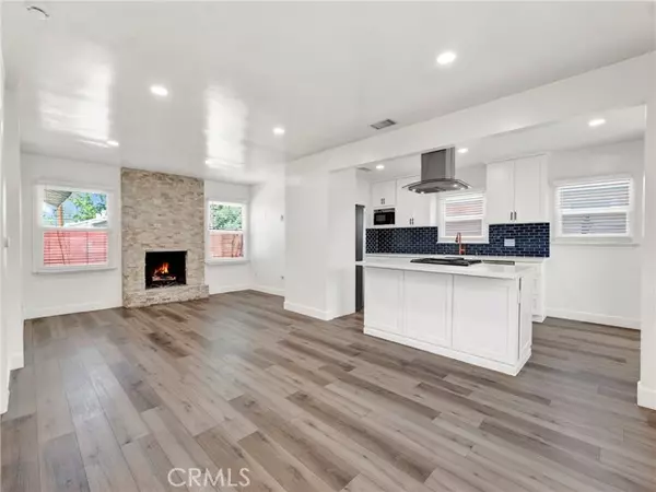 Lake Balboa, CA 91406,7517 Louise AVE