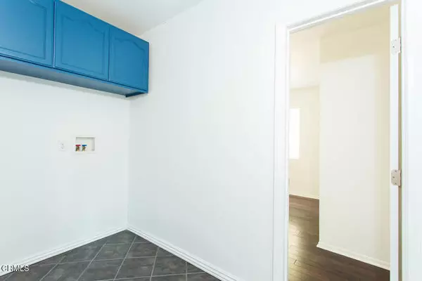 Los Angeles, CA 90065,447 james ST