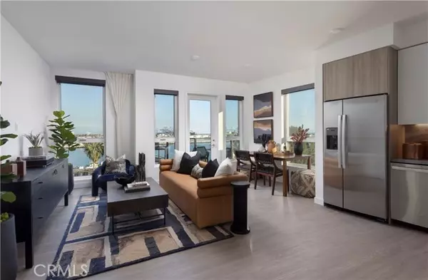 San Pedro, CA 90731,511 S Harbor 500