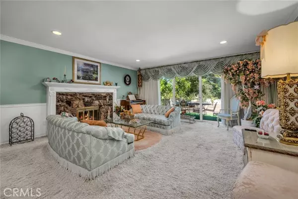 Woodland Hills, CA 91364,22051 Mulholland WAY