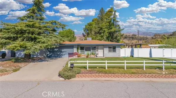 Banning, CA 92220,651 W King