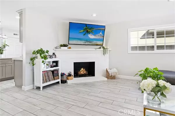 West Hills, CA 91307,6609 Birchton AVE