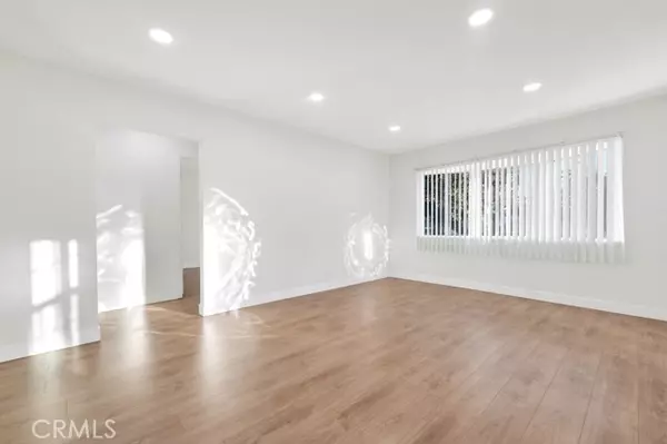 Van Nuys, CA 91411,14937 Friar