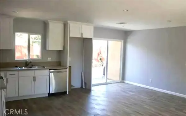 Canoga Park, CA 91304,7339 De Soto Ave