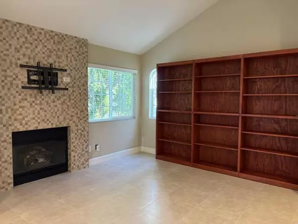 Vista, CA 92081,1050 La Tortuga DR 34