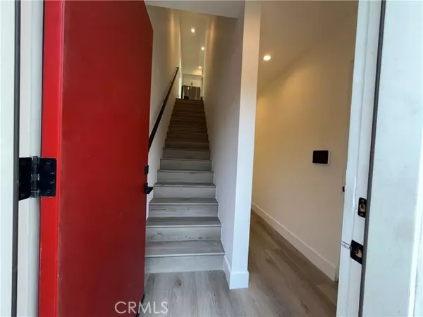 Canoga Park, CA 91303,21721 Hart ST