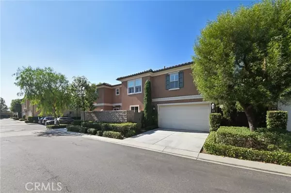 Irvine, CA 92618,21 Canoe