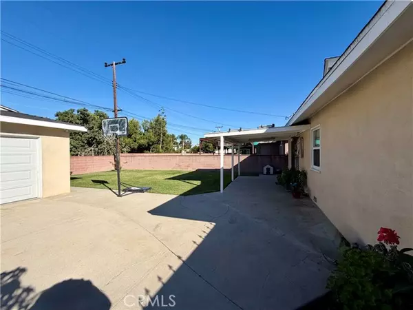 Lynwood, CA 90262,4221 Alvada