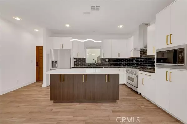 22136 Gilmore ST, Woodland Hills, CA 91303