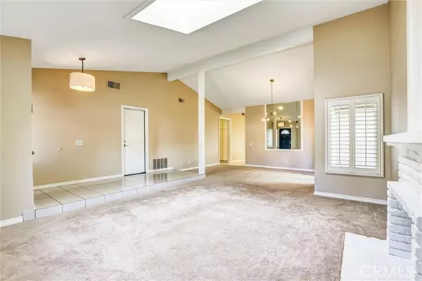 Irvine, CA 92620,24 FLD