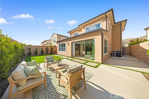 Irvine, CA 92602,106 Albero