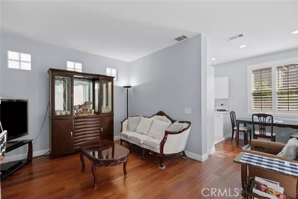 Valencia, CA 91354,27905 Crown CT