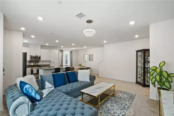 Fontana, CA 92336,5604 Altamura WAY 10