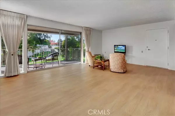 Laguna Woods, CA 92637,271 Avenida Sevilla O