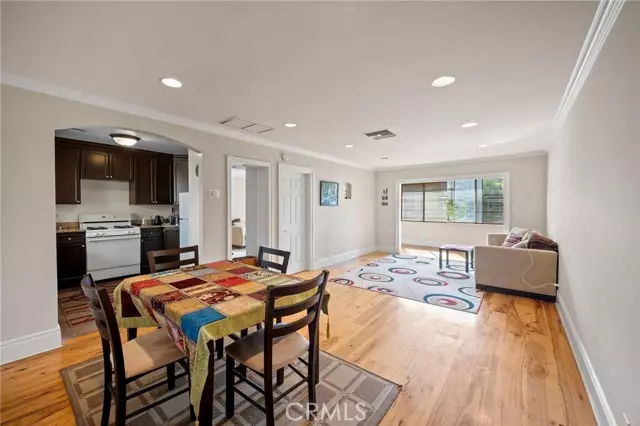 Sherman Oaks, CA 91403,14934 Dickens 19