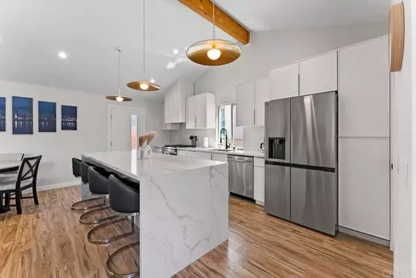 San Diego, CA 92107,1933 Chatsworth BLD