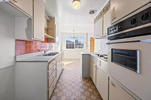 Fremont, CA 94538,3848 Detjen St