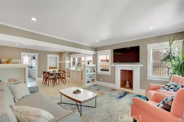 971 Manzanita ST, Los Angeles, CA 90029