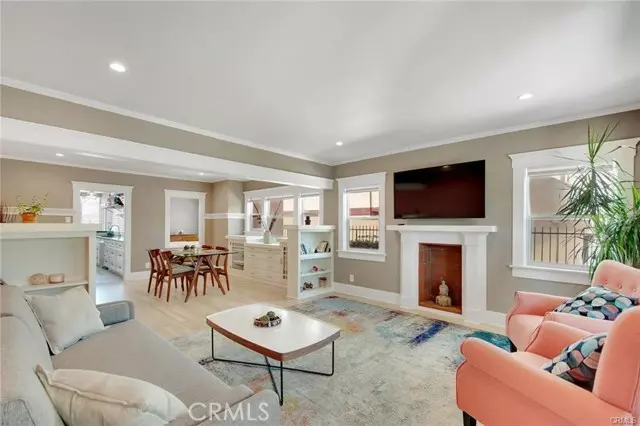 971 Manzanita ST, Los Angeles, CA 90029